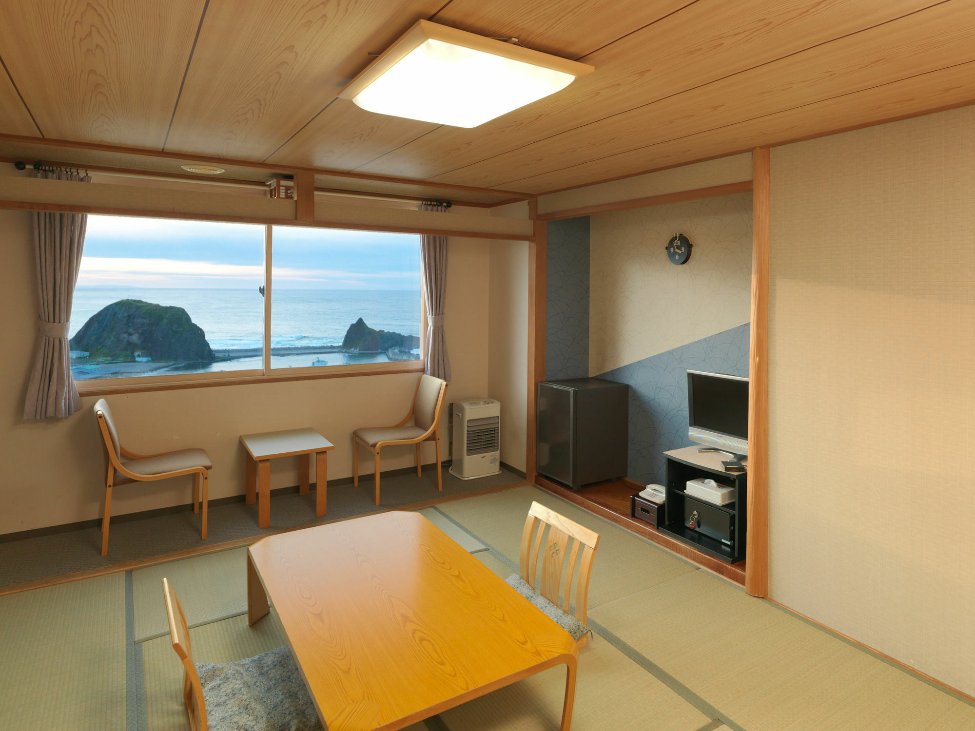 Shiretoko Yuhi No Ataruie Onsen Hostel Shari Exterior foto